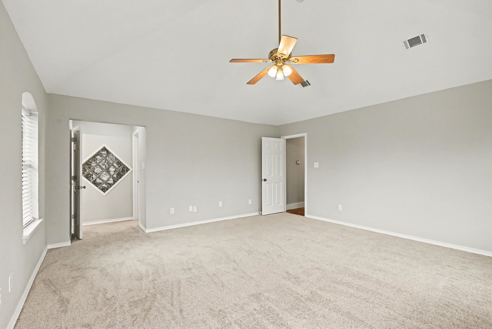 10101 Round Hill Road Fort Worth TX 76131