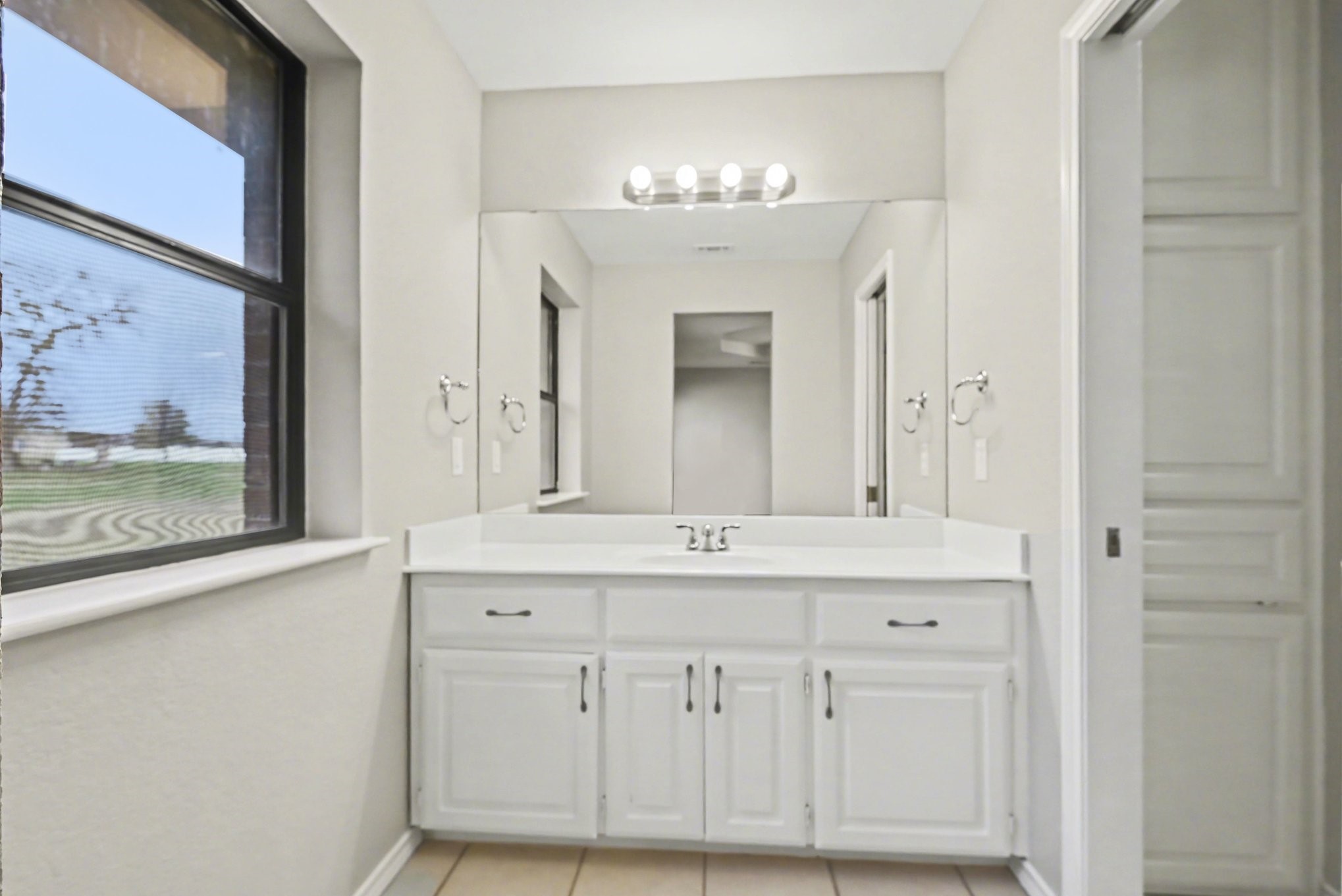 10101 Round Hill Road Fort Worth TX 76131