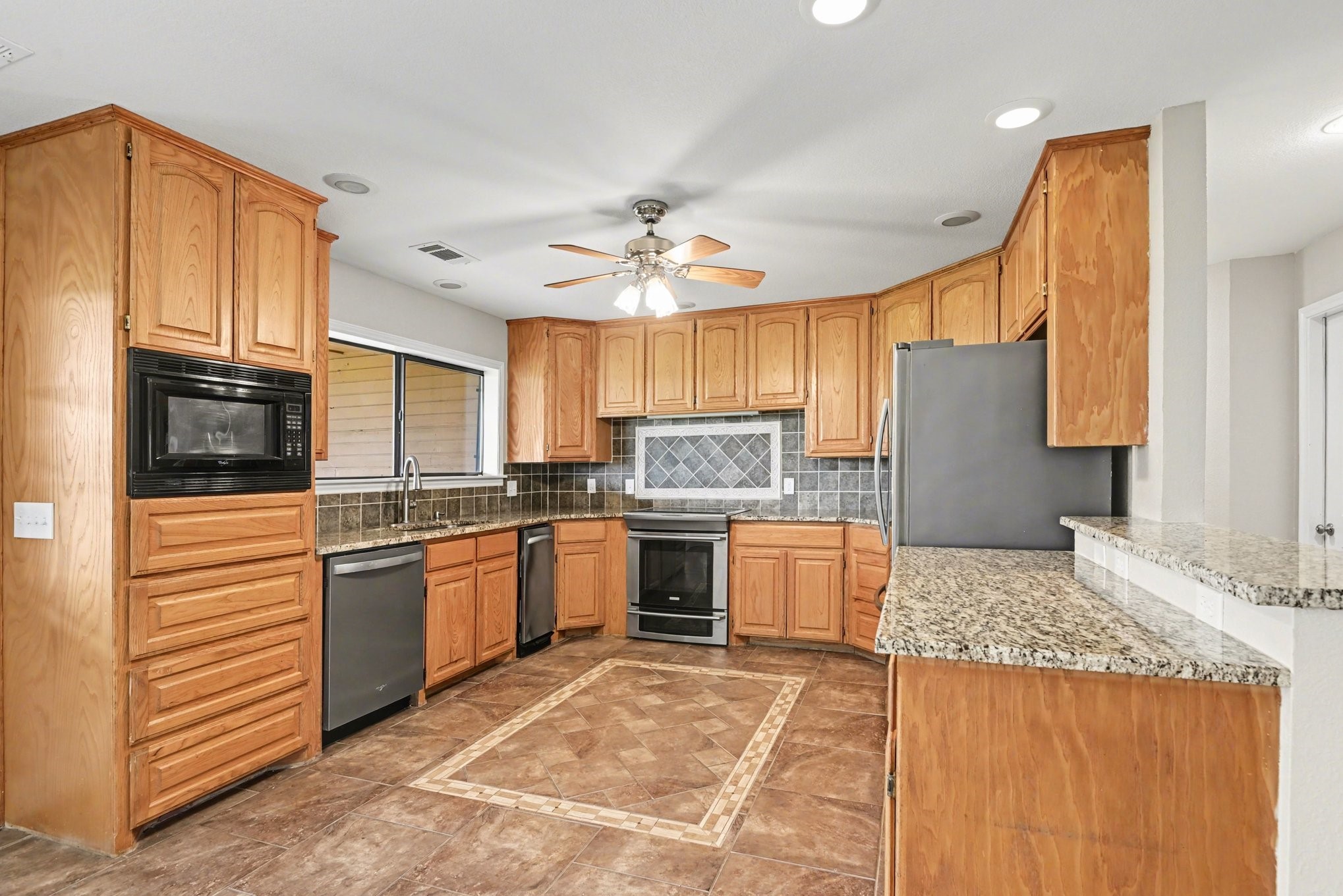 10101 Round Hill Road Fort Worth TX 76131