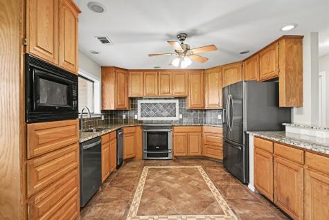 10101 Round Hill Road Fort Worth TX 76131