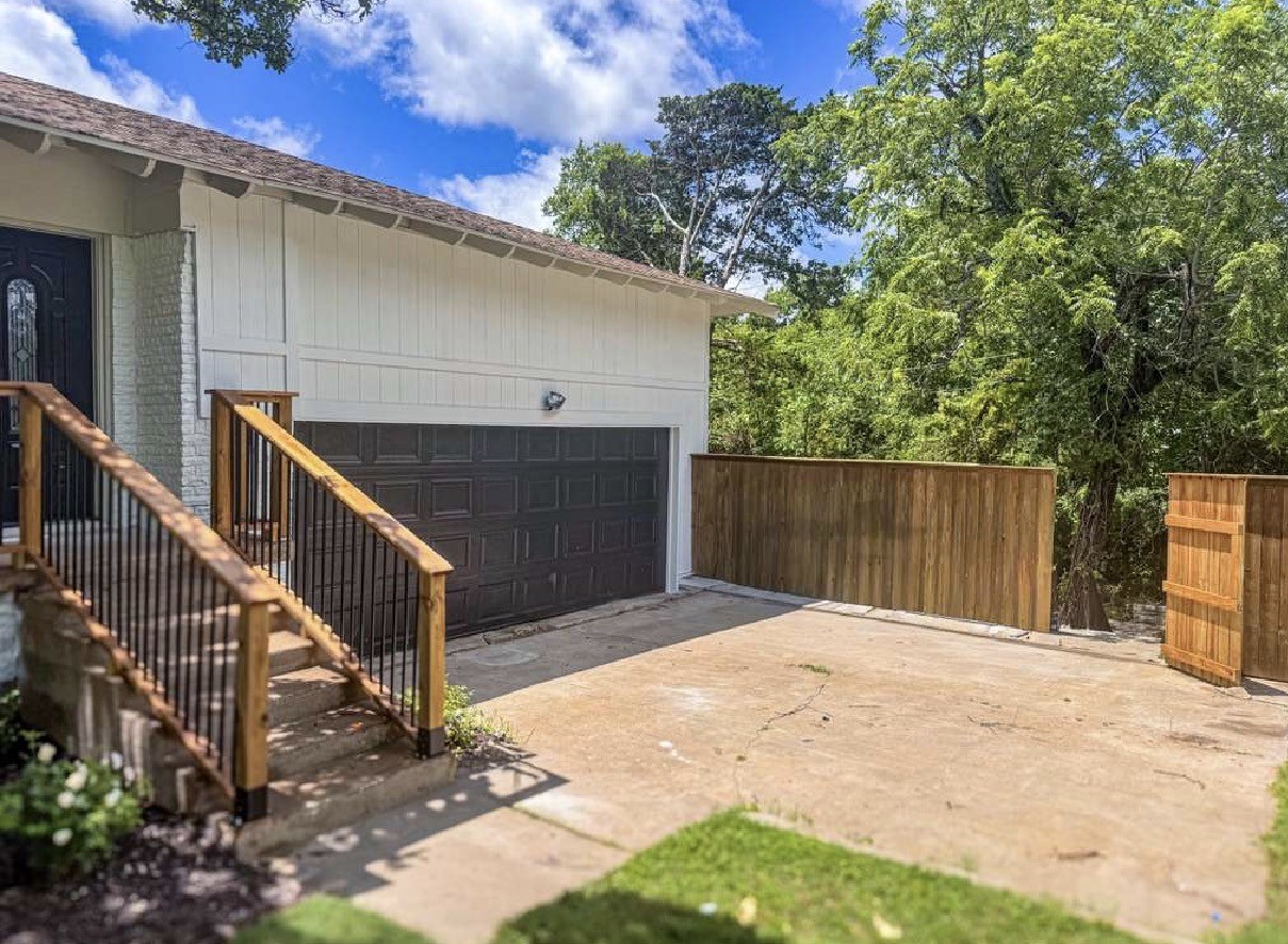 5403 Mona Lane Dallas TX 75236