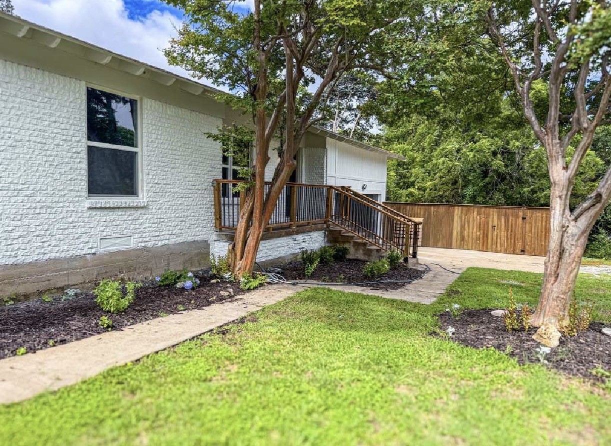 5403 Mona Lane Dallas TX 75236