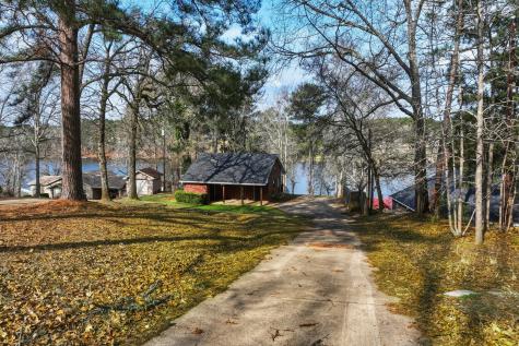 3075 E Lake Drive Gladewater TX 75647