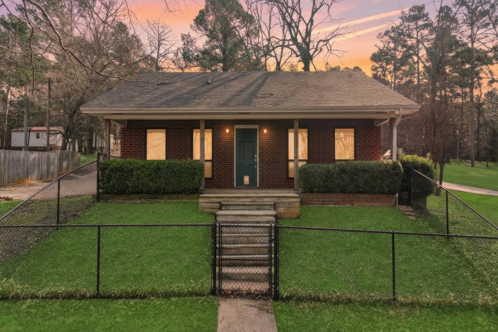 3075 E Lake Drive Gladewater TX 75647