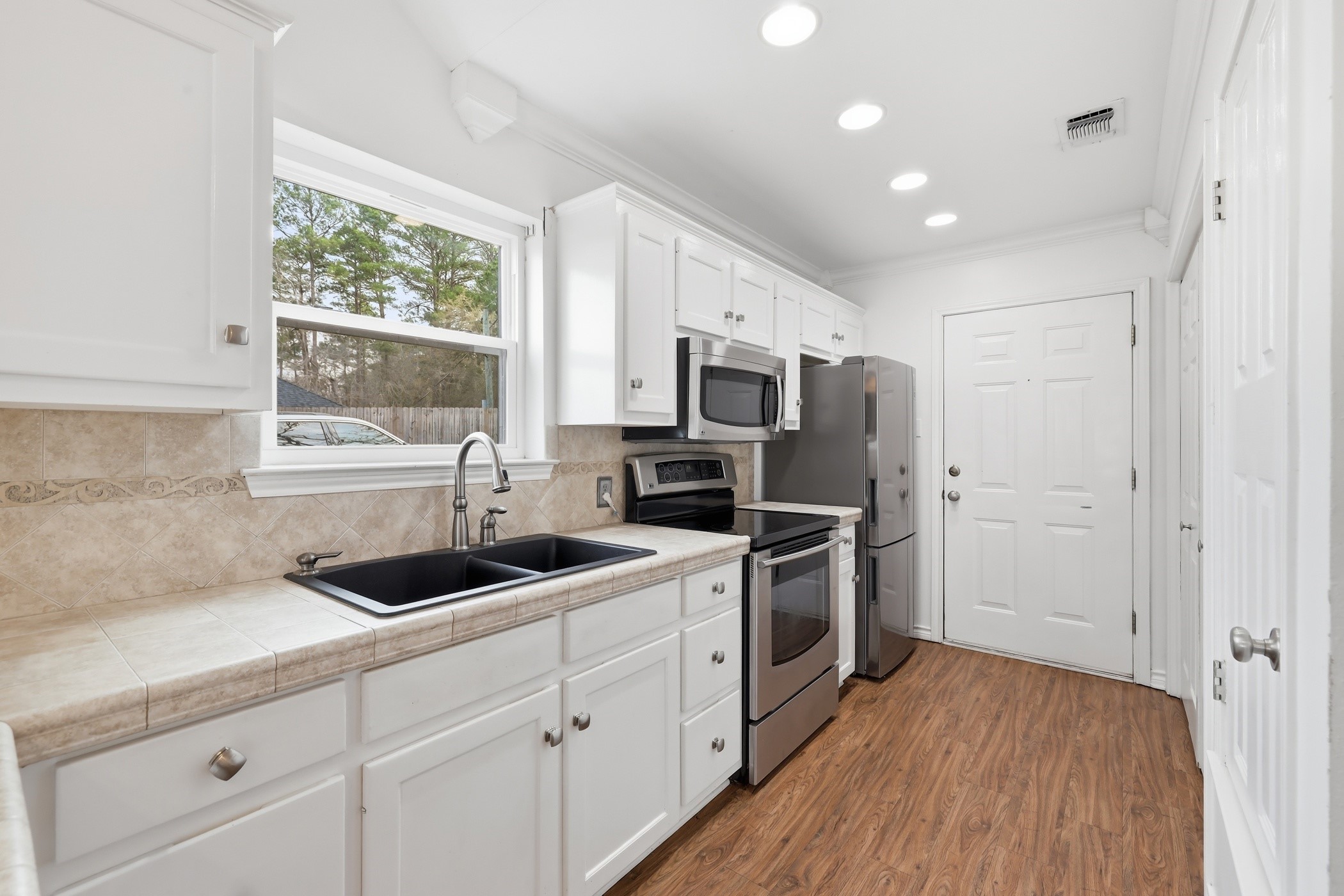 3075 E Lake Drive Gladewater TX 75647