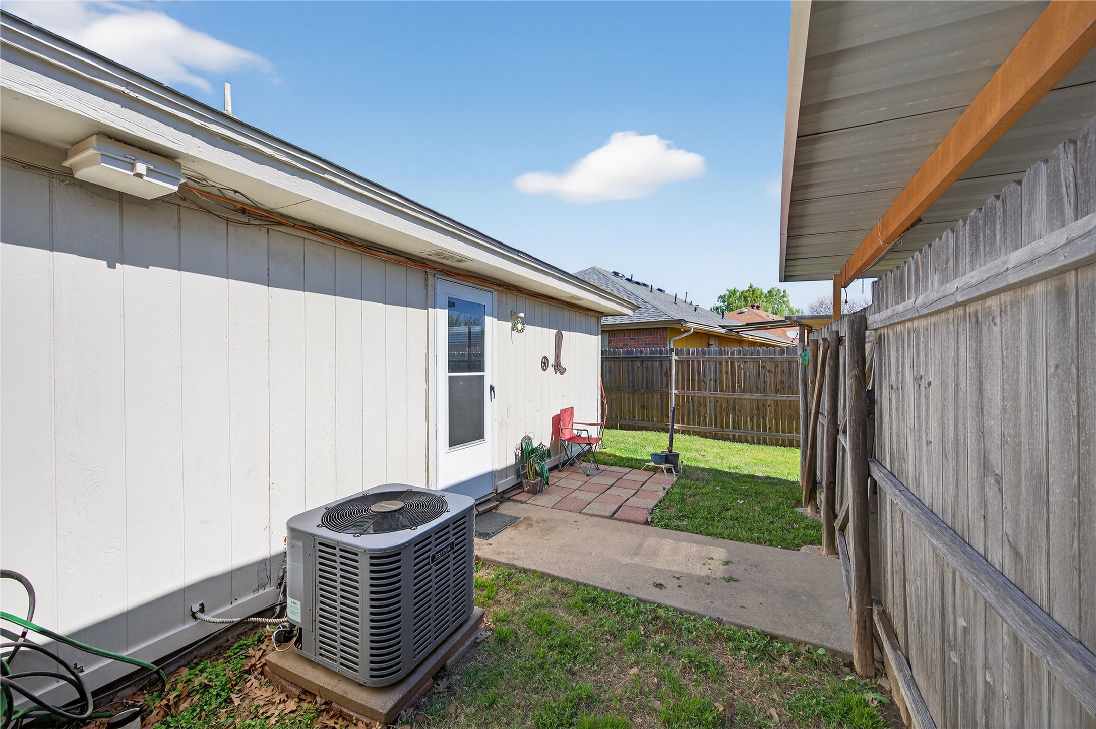 1032 Tennessee Trail Arlington TX 76017