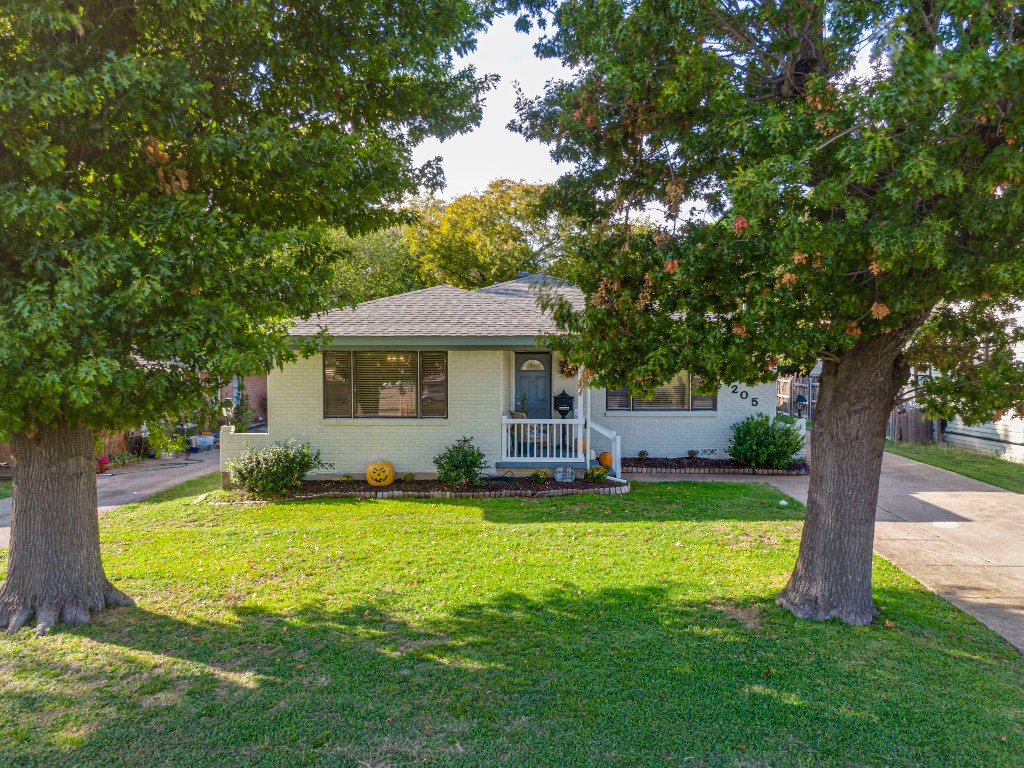 205 Brown Street Waxahachie TX 75165