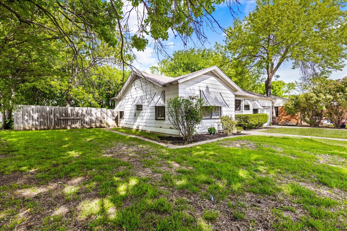 324 Ruth Street Grapevine TX 76051