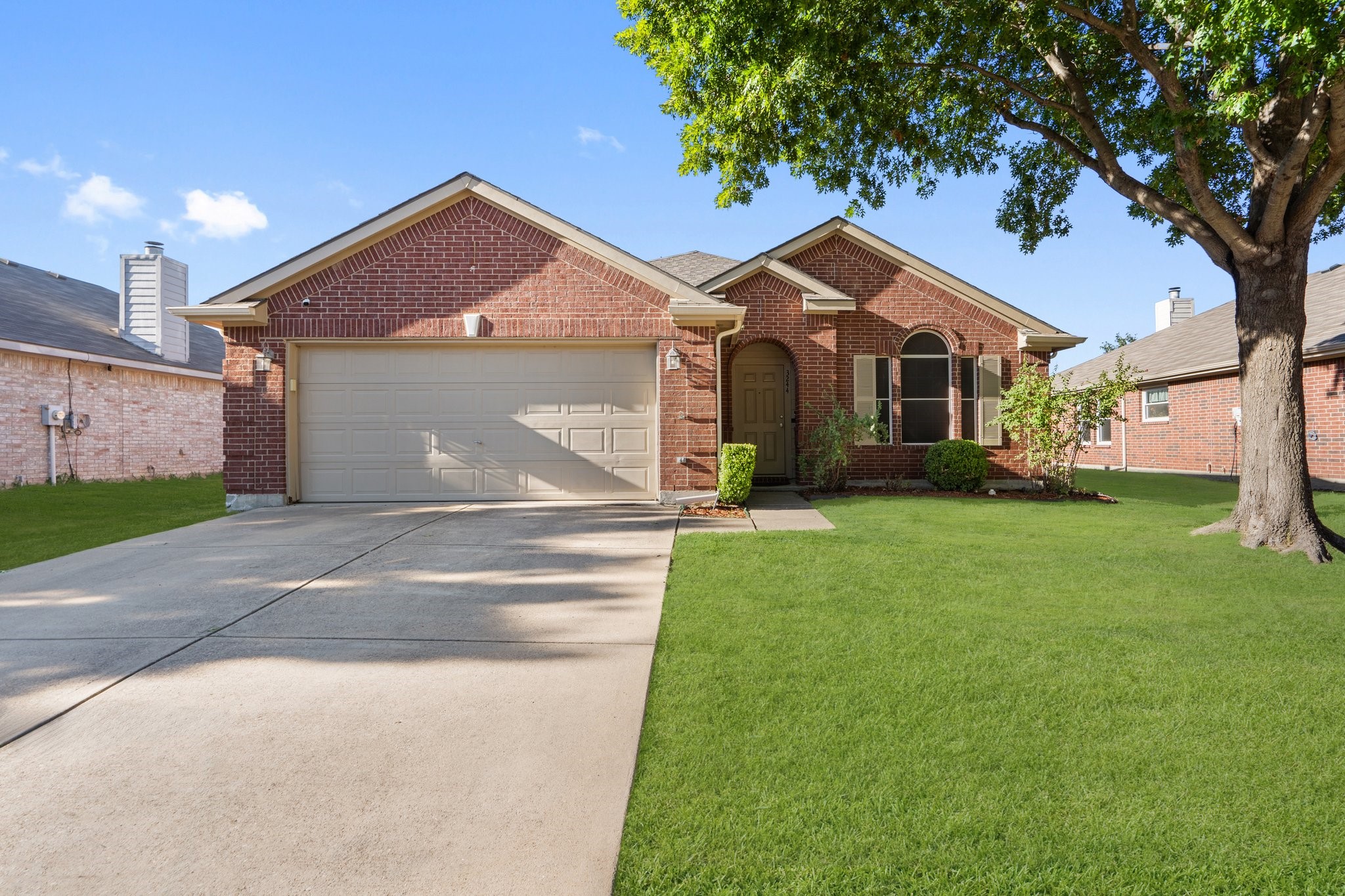 3244 Guadaloupe Grand Prairie TX 75054