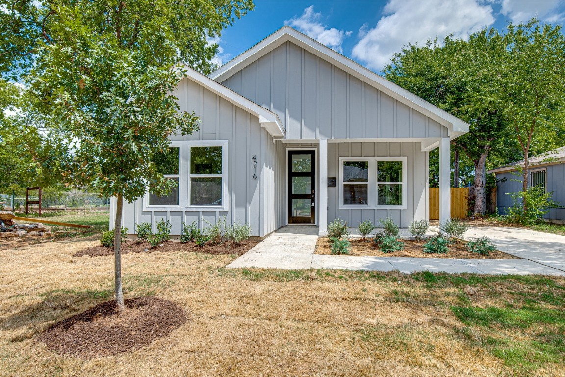 4216 1st Avenue Dallas TX 75210