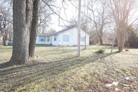 103 Brookshire Avenue Azle TX 76020
