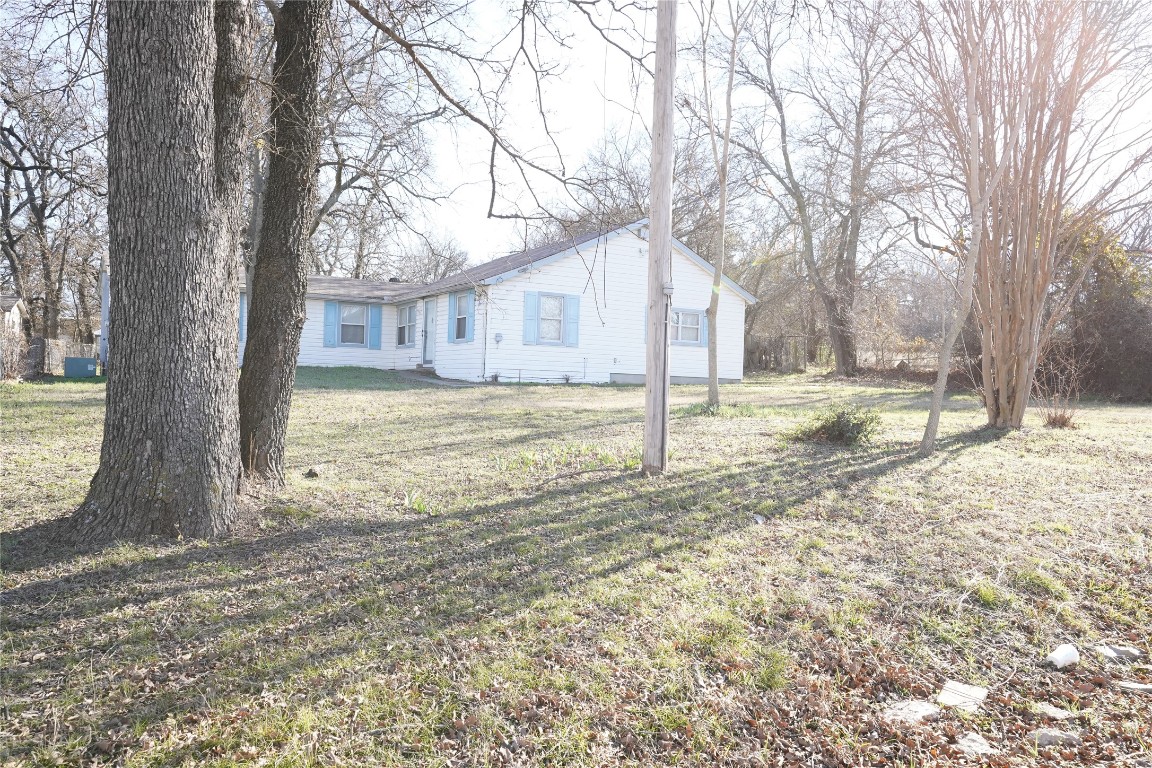 103 Brookshire Avenue Azle TX 76020