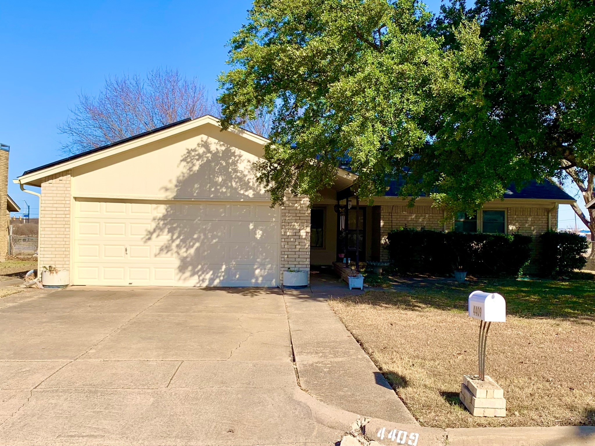 4409 Easy Street Haltom City TX 76117