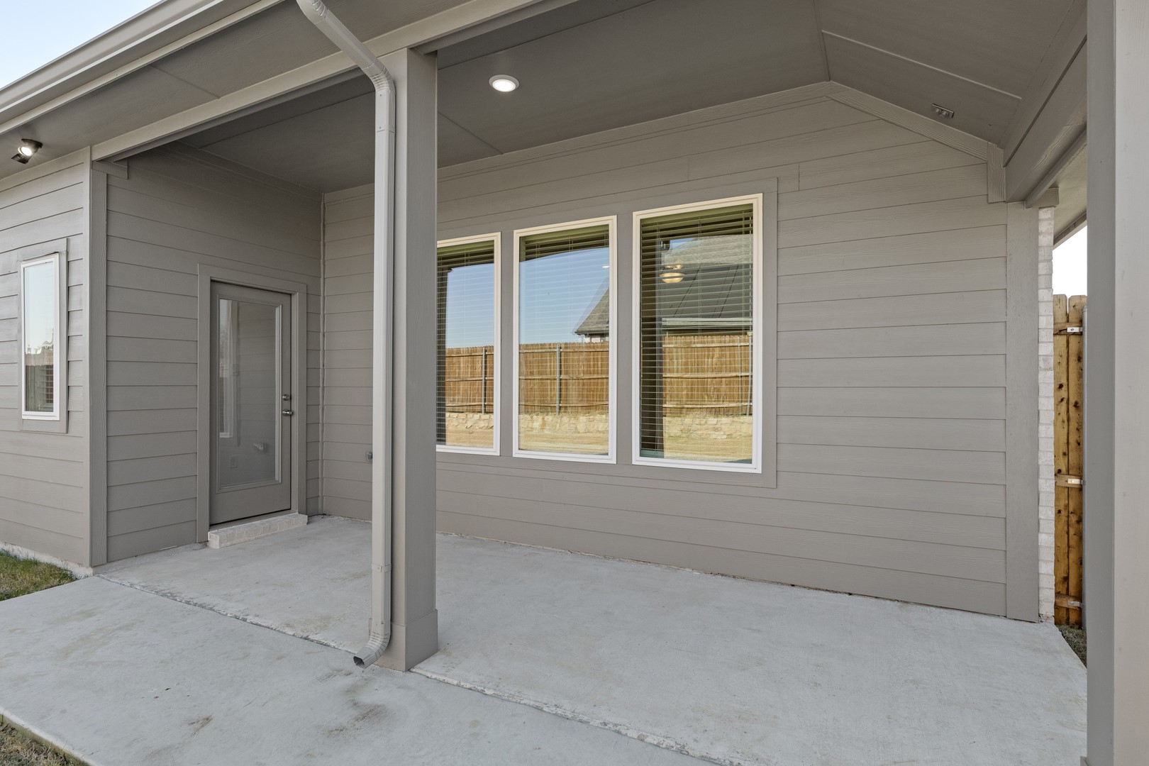 1404 Elle Lane Aubrey TX 76227
