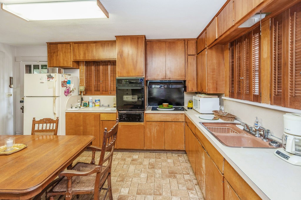 701 5th Street Honey Grove TX 75446