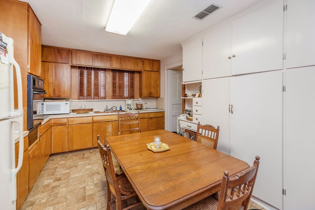 701 5th Street Honey Grove TX 75446