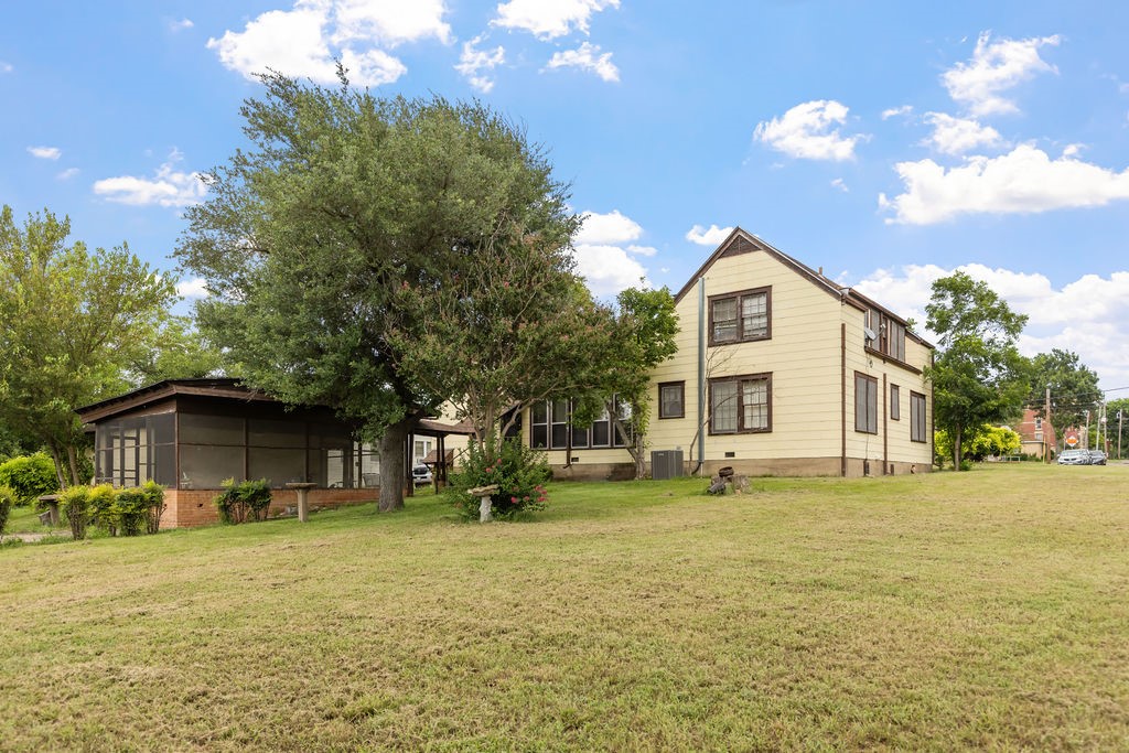 701 5th Street Honey Grove TX 75446