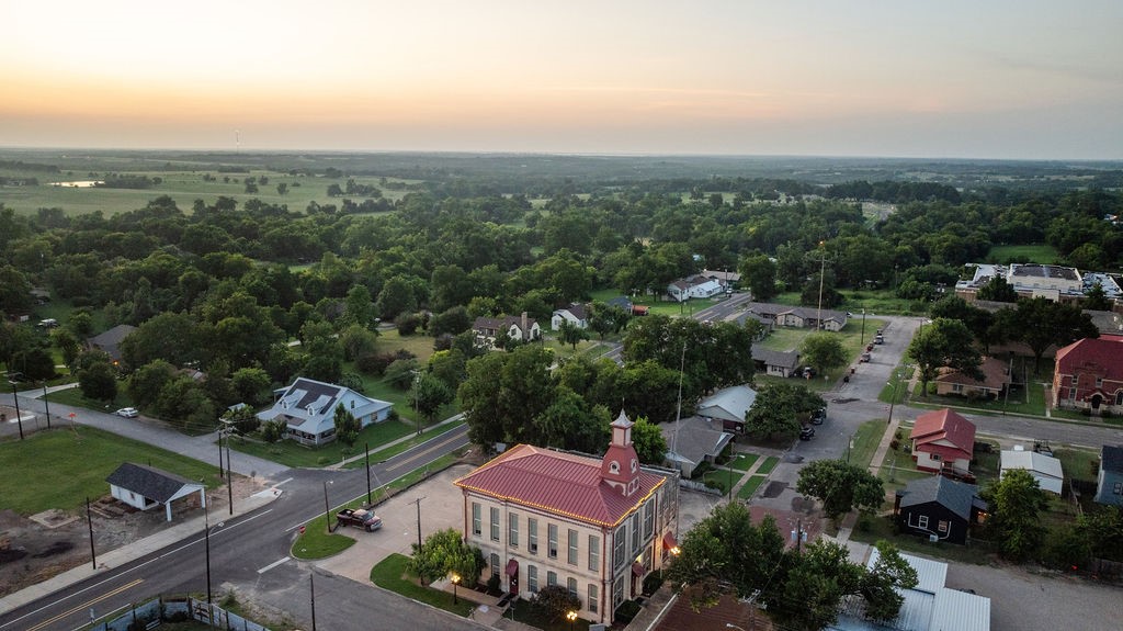 701 5th Street Honey Grove TX 75446