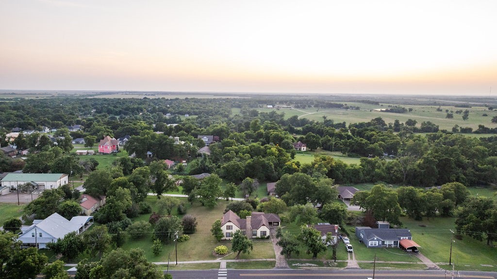 701 5th Street Honey Grove TX 75446