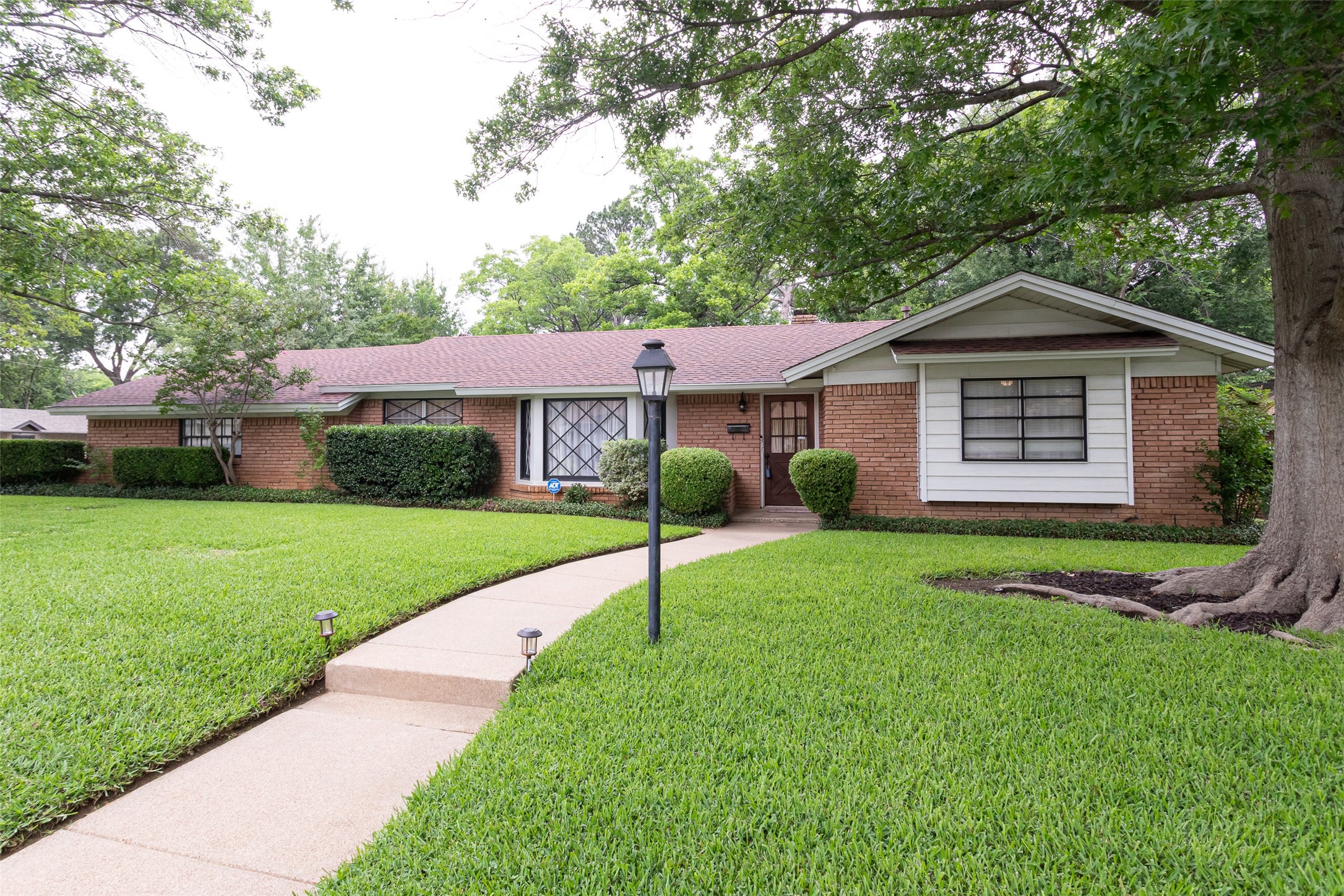 7101 Jewell Avenue Fort Worth TX 76112