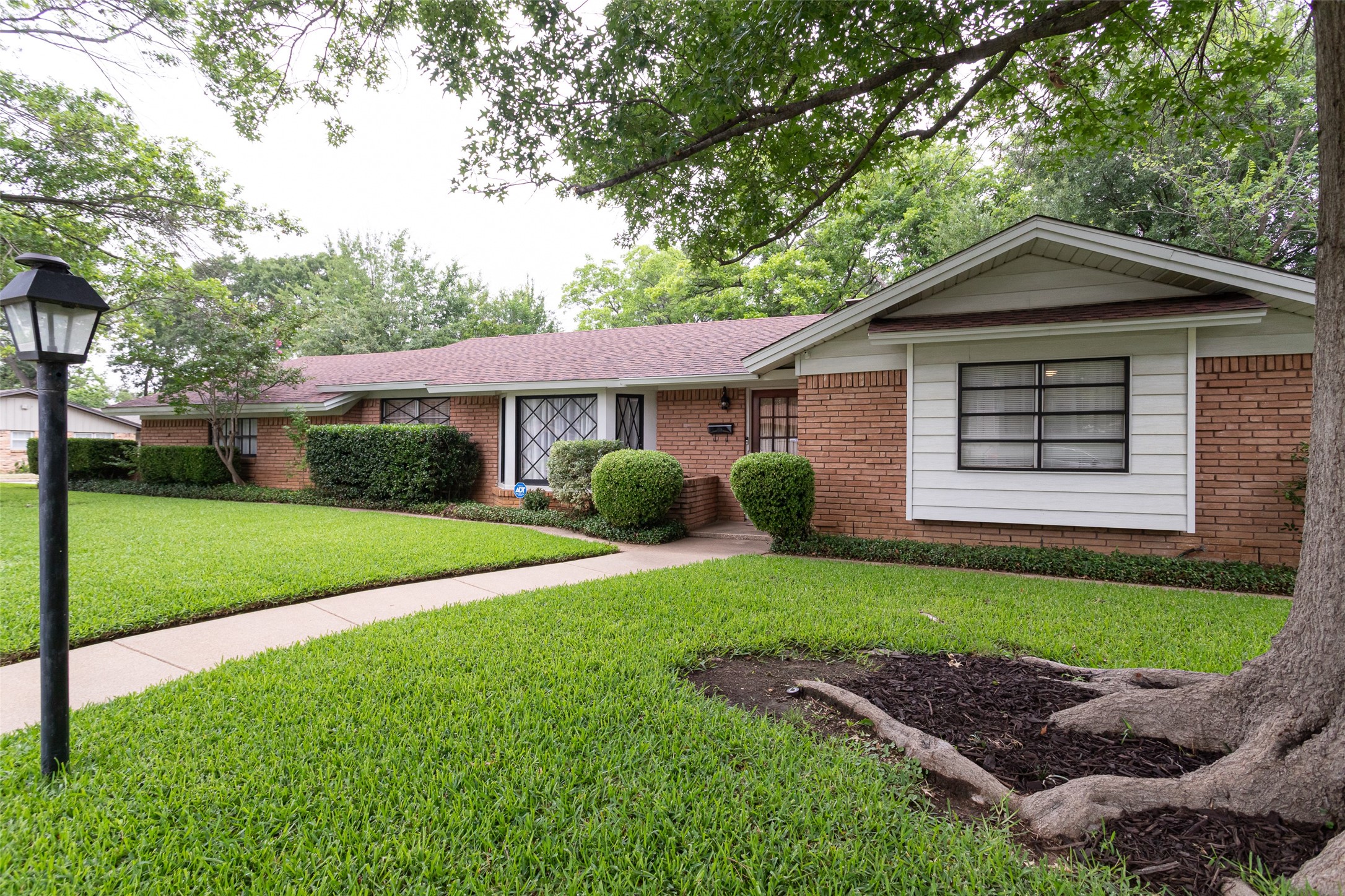 7101 Jewell Avenue Fort Worth TX 76112