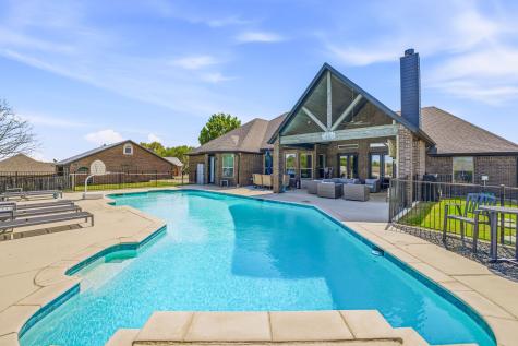 2009 Tree Top Court Granbury TX 76049