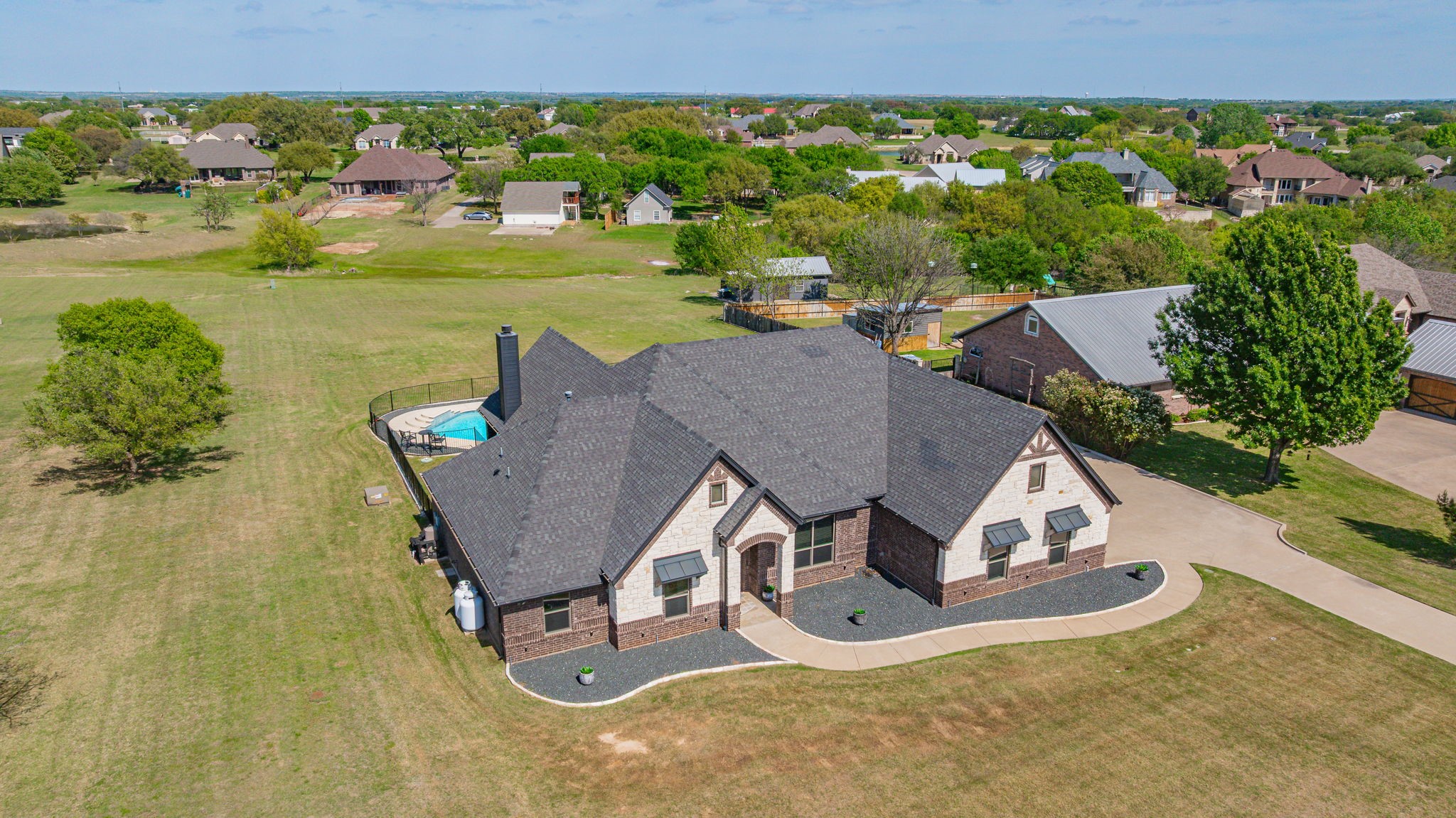 2009 Tree Top Court Granbury TX 76049