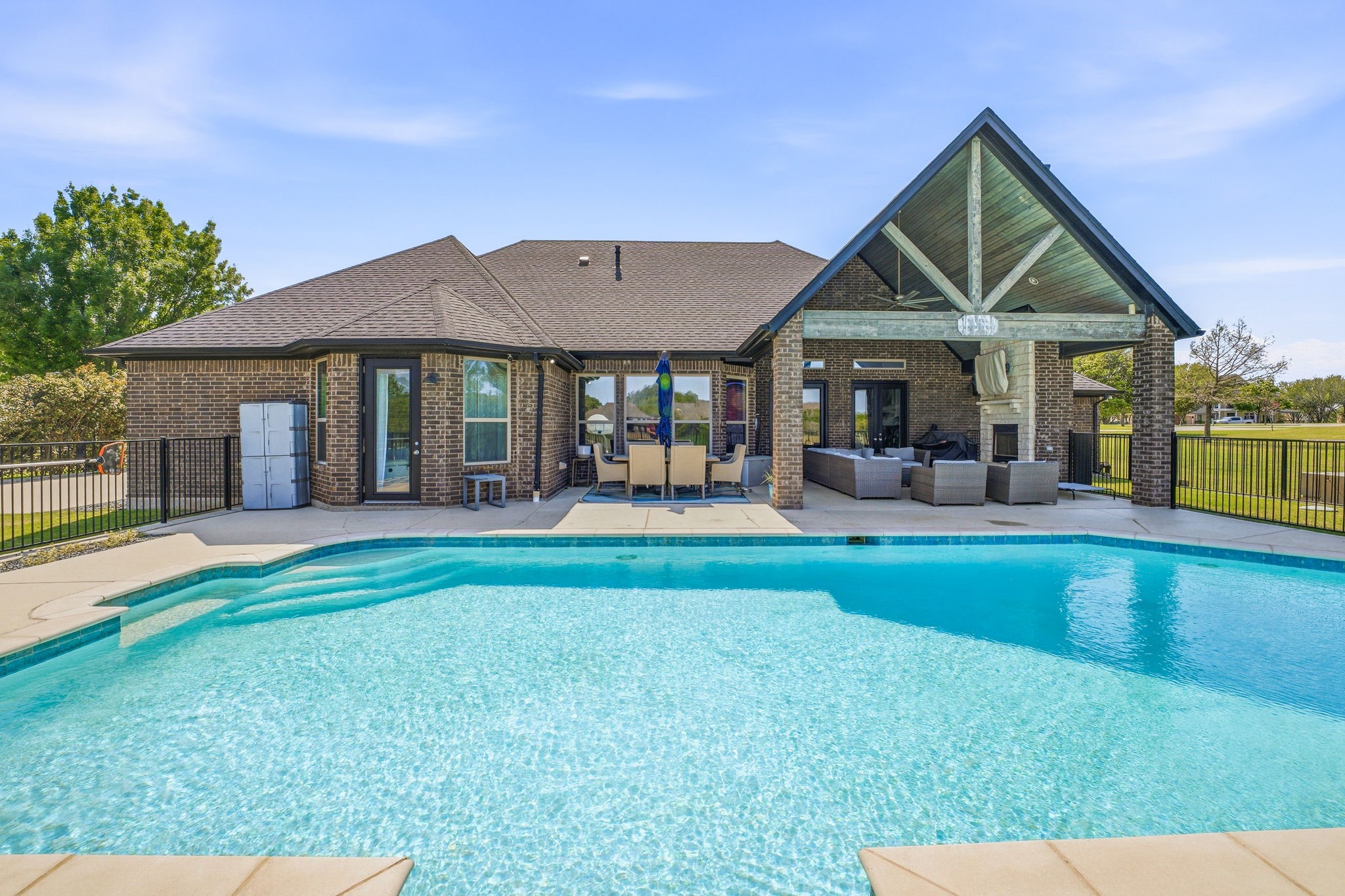 2009 Tree Top Court Granbury TX 76049
