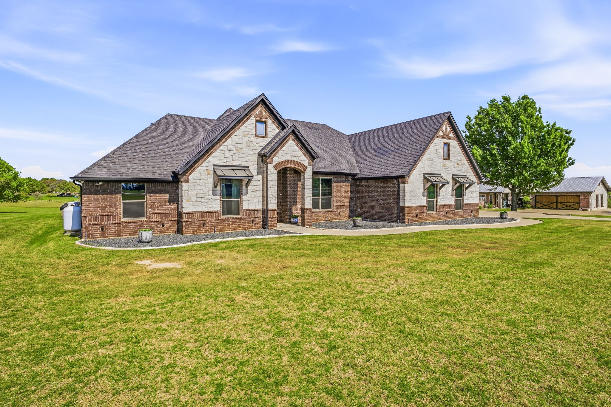 2009 Tree Top Court Granbury TX 76049