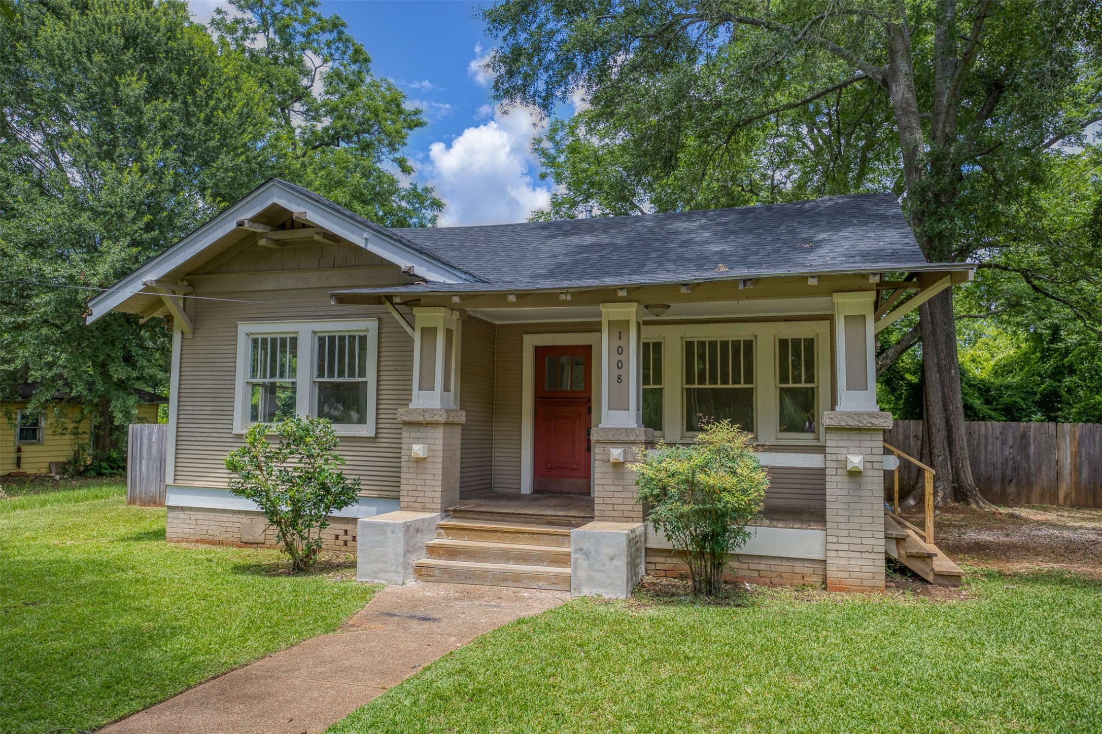 1008 N Link Street Palestine TX 75801