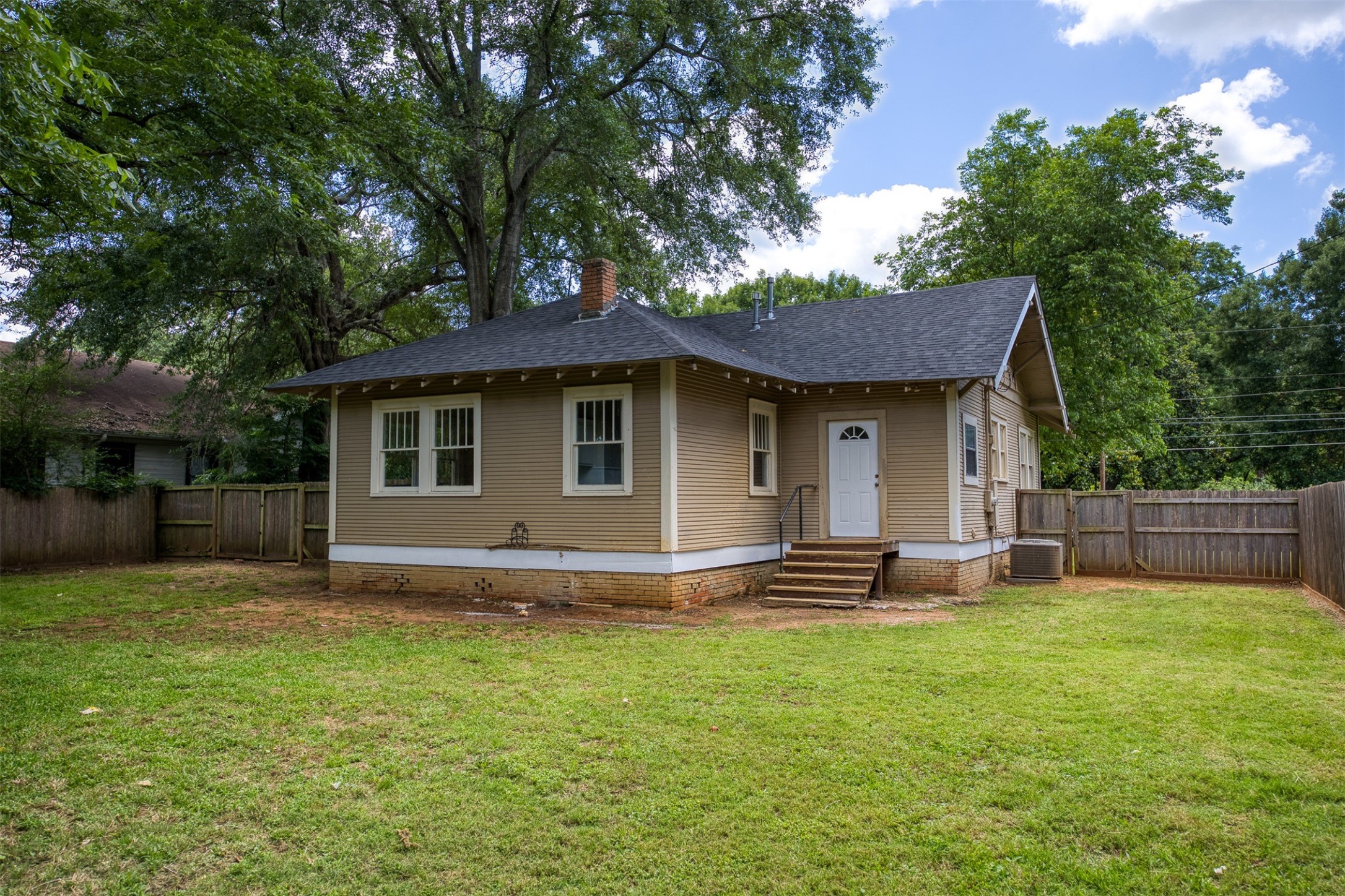 1008 N Link Street Palestine TX 75801