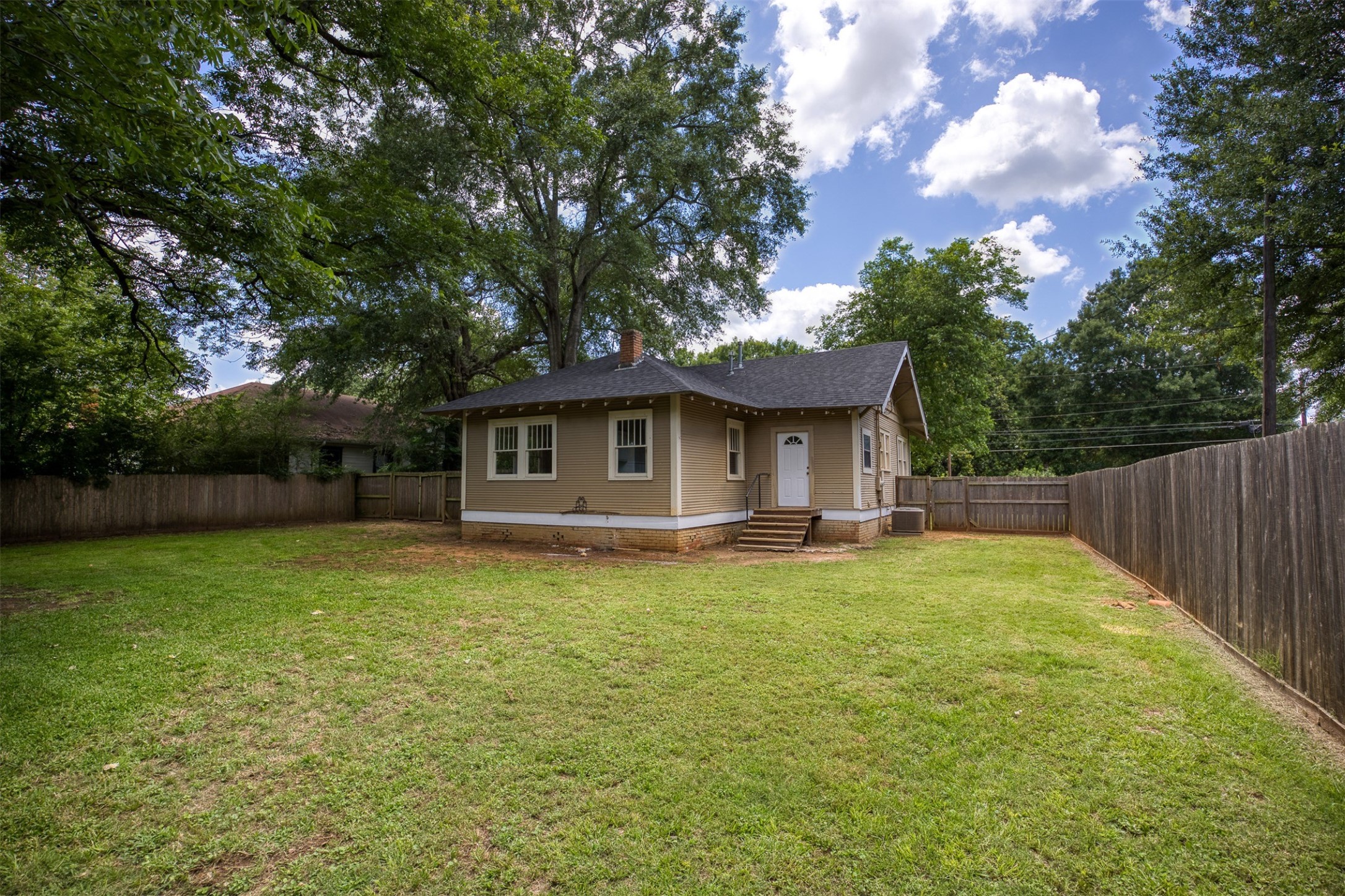 1008 N Link Street Palestine TX 75801
