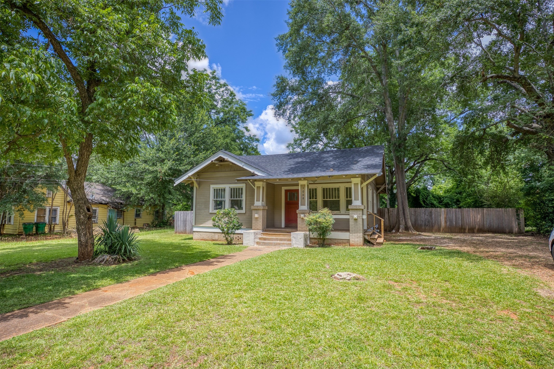 1008 N Link Street Palestine TX 75801