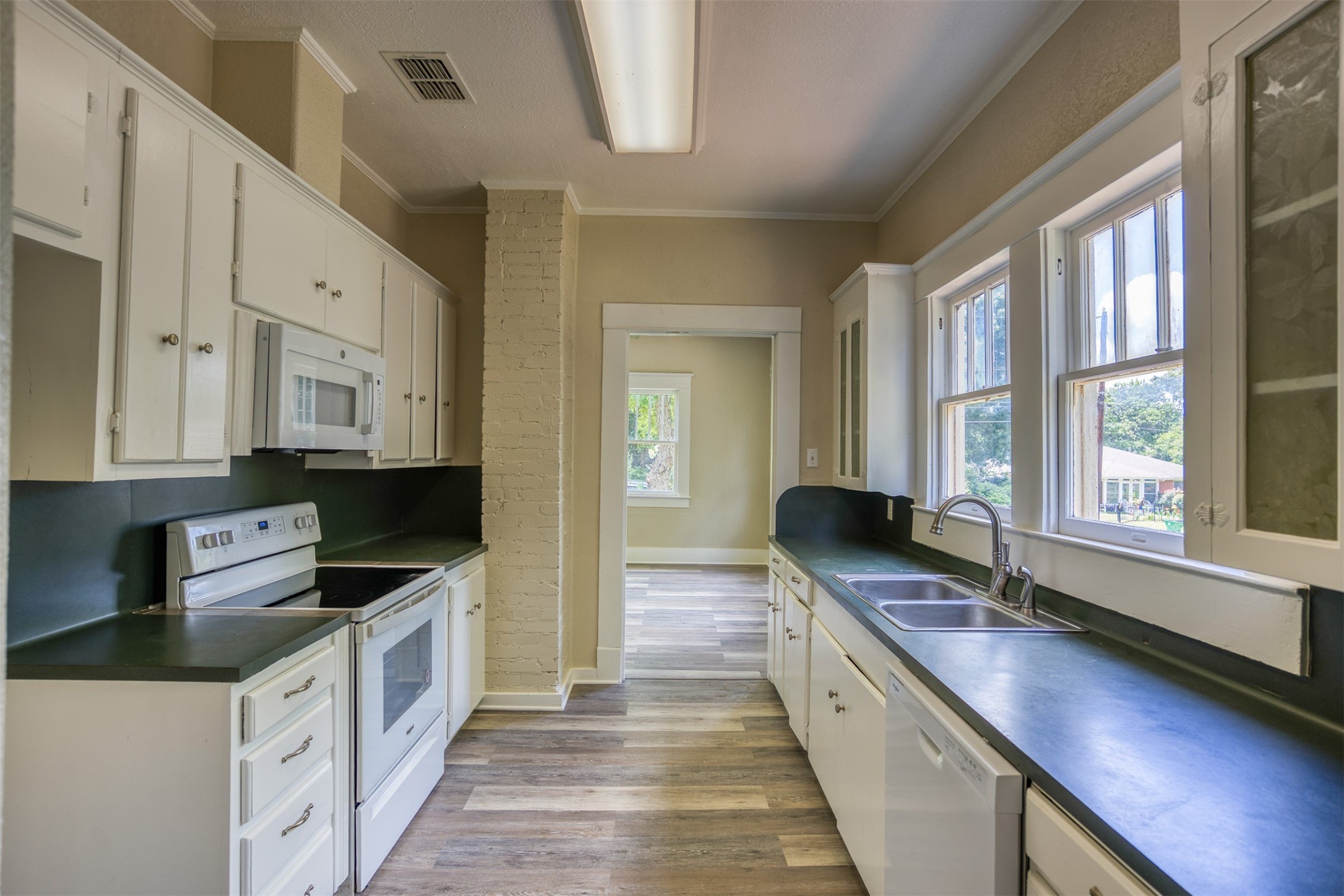 1008 N Link Street Palestine TX 75801