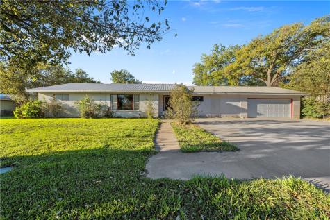 212 N 6th Street Lott TX 76656