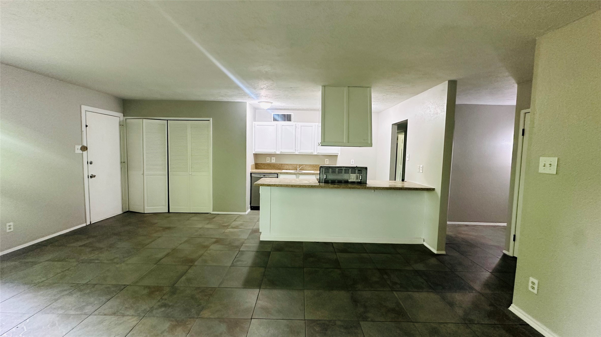914 Clark Trail Grand Prairie TX 75052