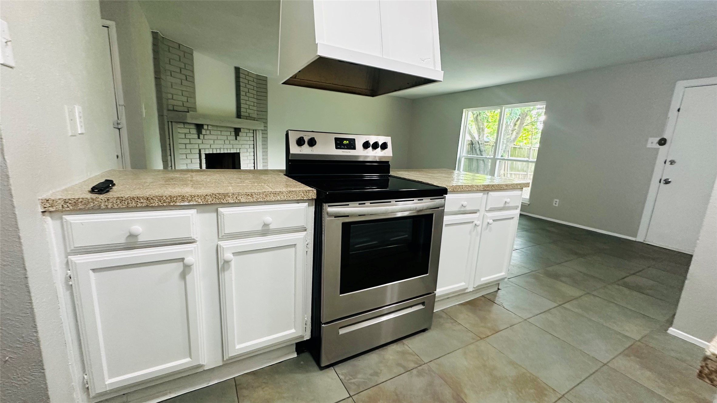914 Clark Trail Grand Prairie TX 75052