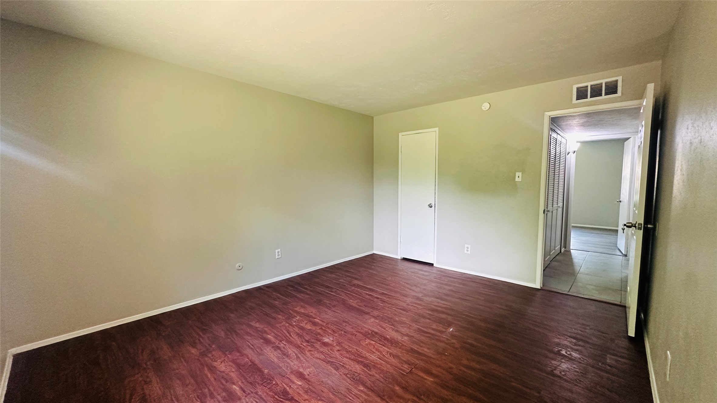 914 Clark Trail Grand Prairie TX 75052