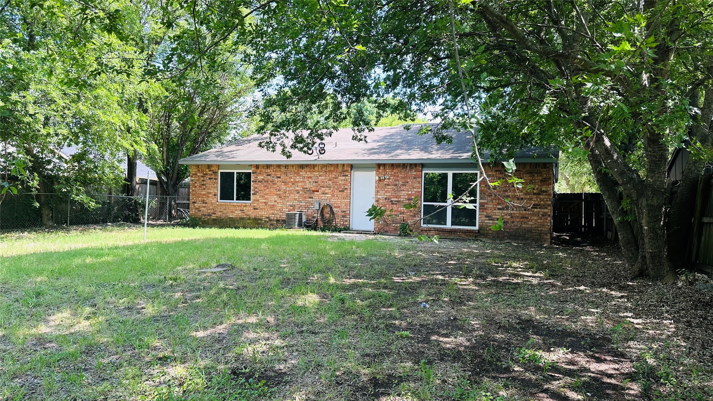 914 Clark Trail Grand Prairie TX 75052