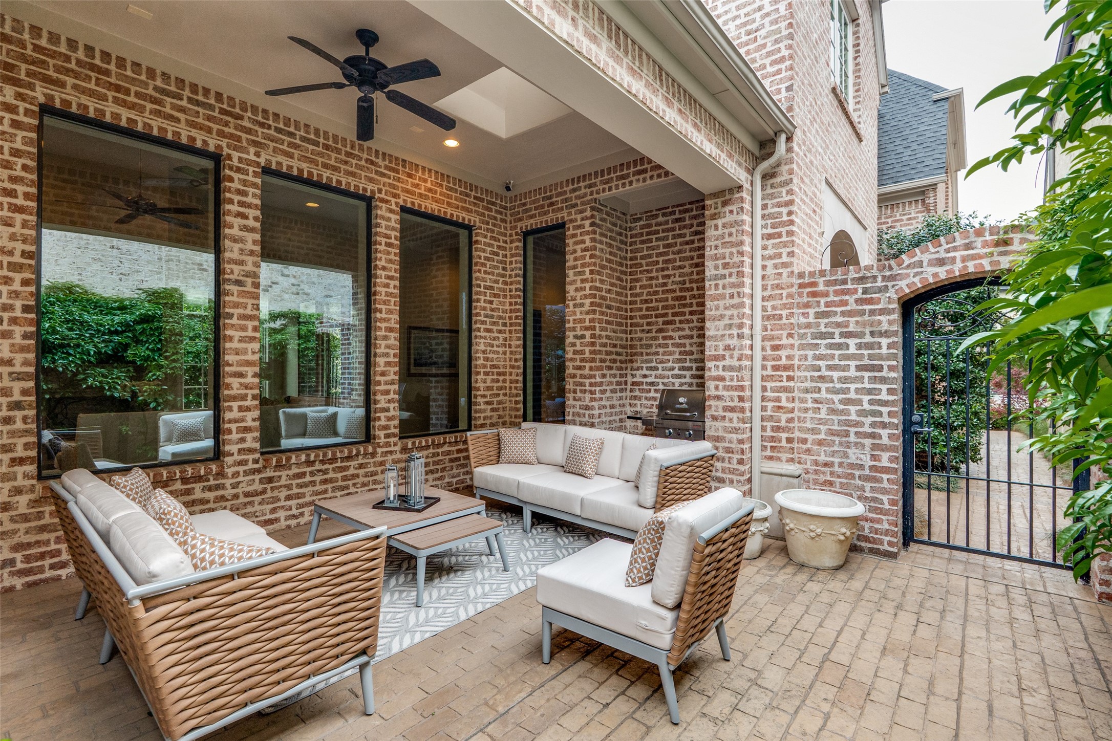 32 Fawn Wood Drive Dallas TX 75248