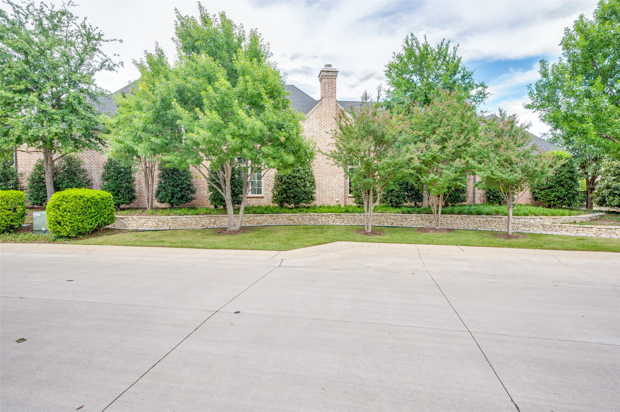 32 Fawn Wood Drive Dallas TX 75248
