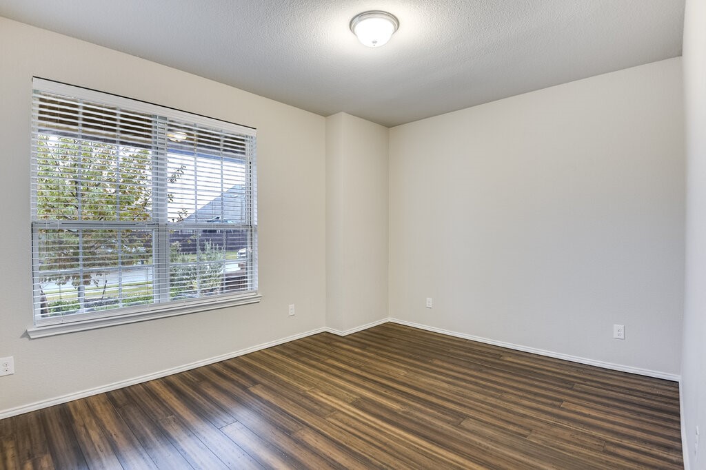 216 Bay Waxahachie TX 75165