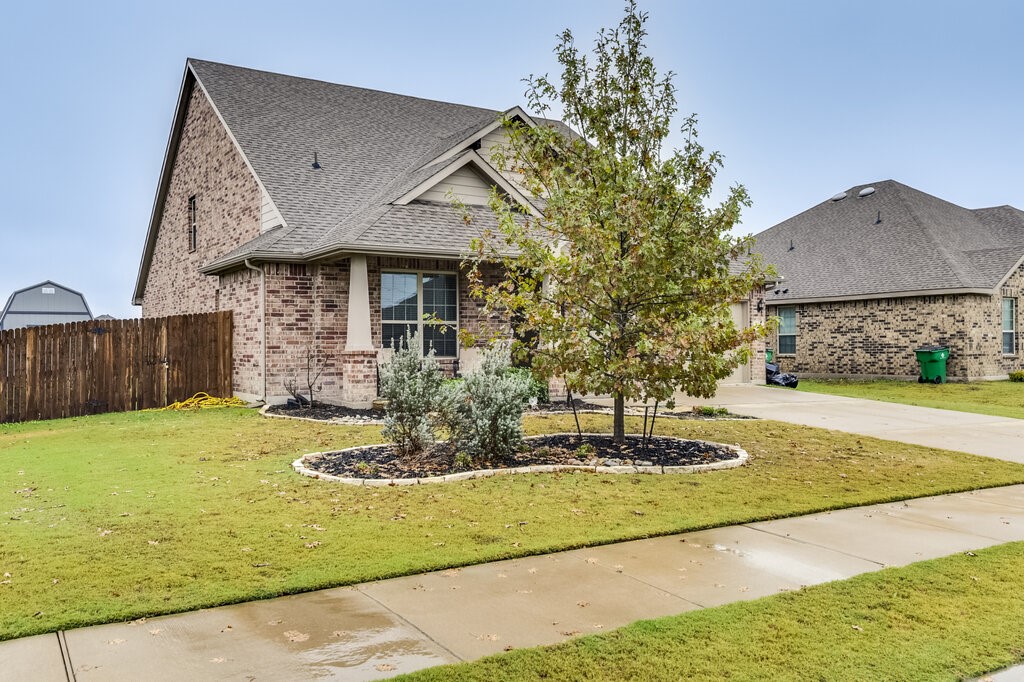 216 Bay Waxahachie TX 75165