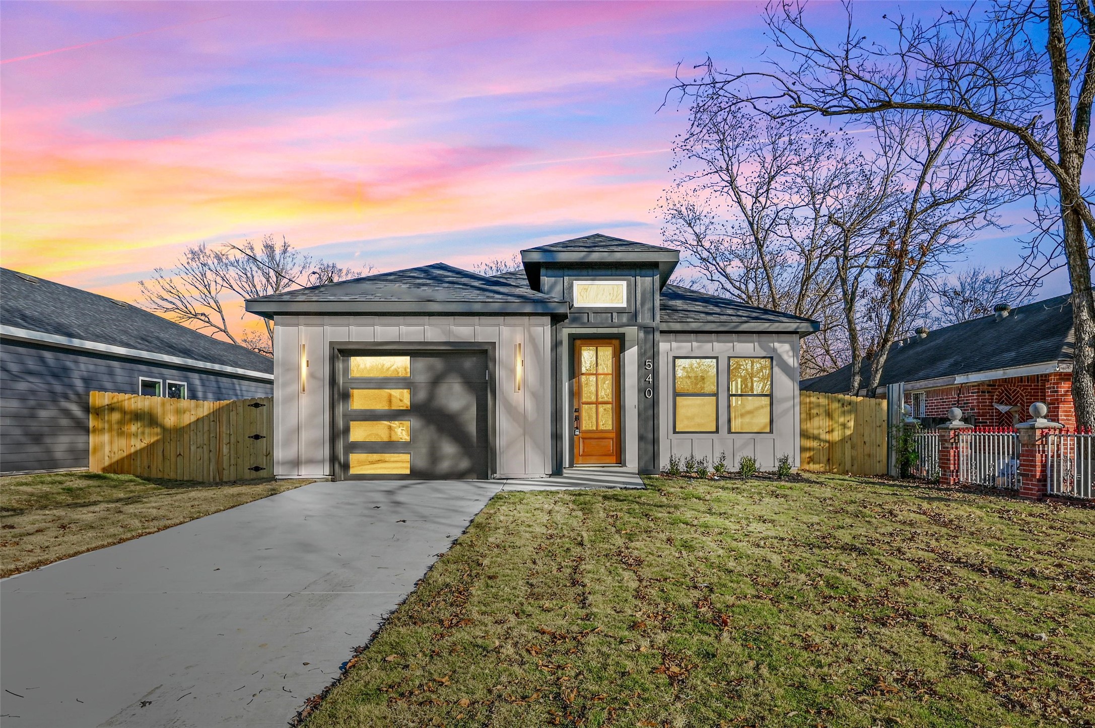 540 Elsberry Avenue Dallas TX 75217