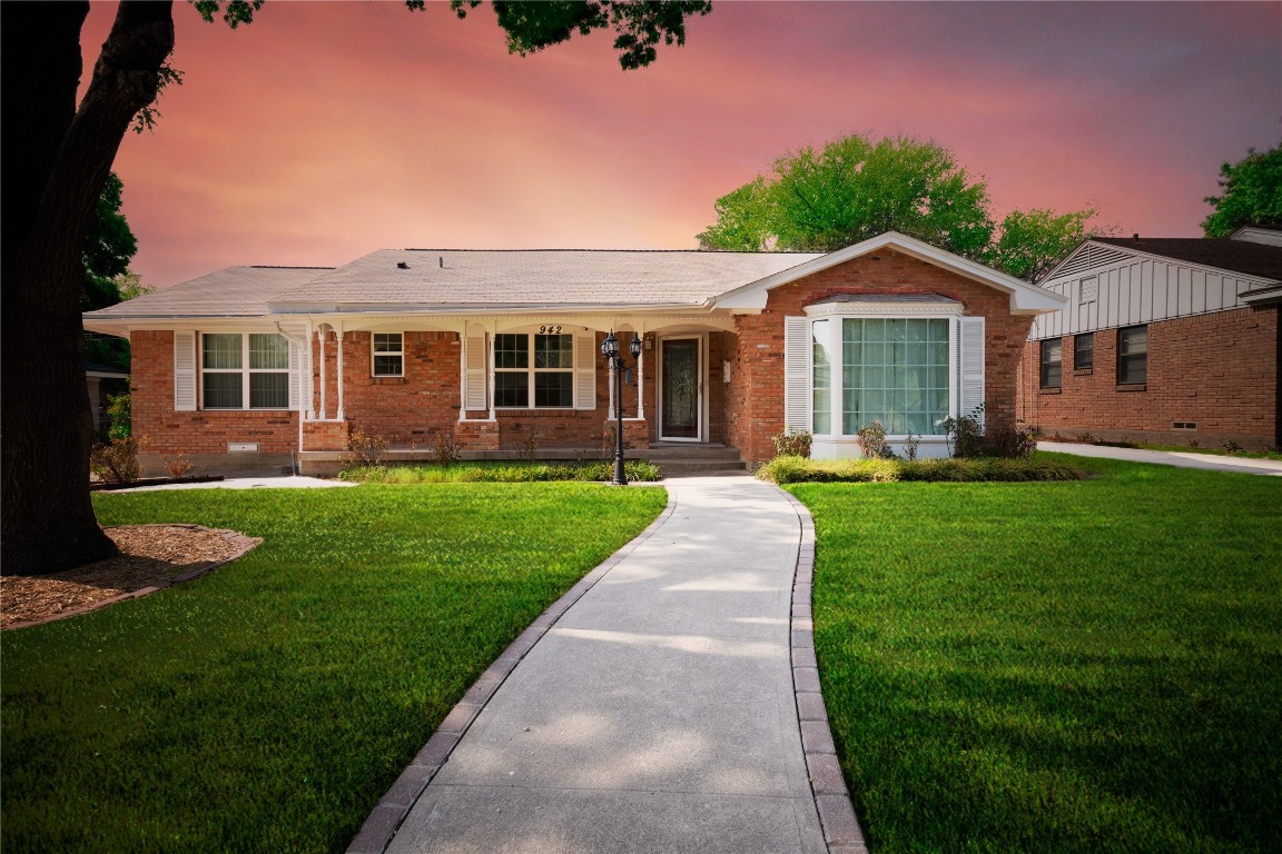 942 Green Castle Drive Dallas TX 75232