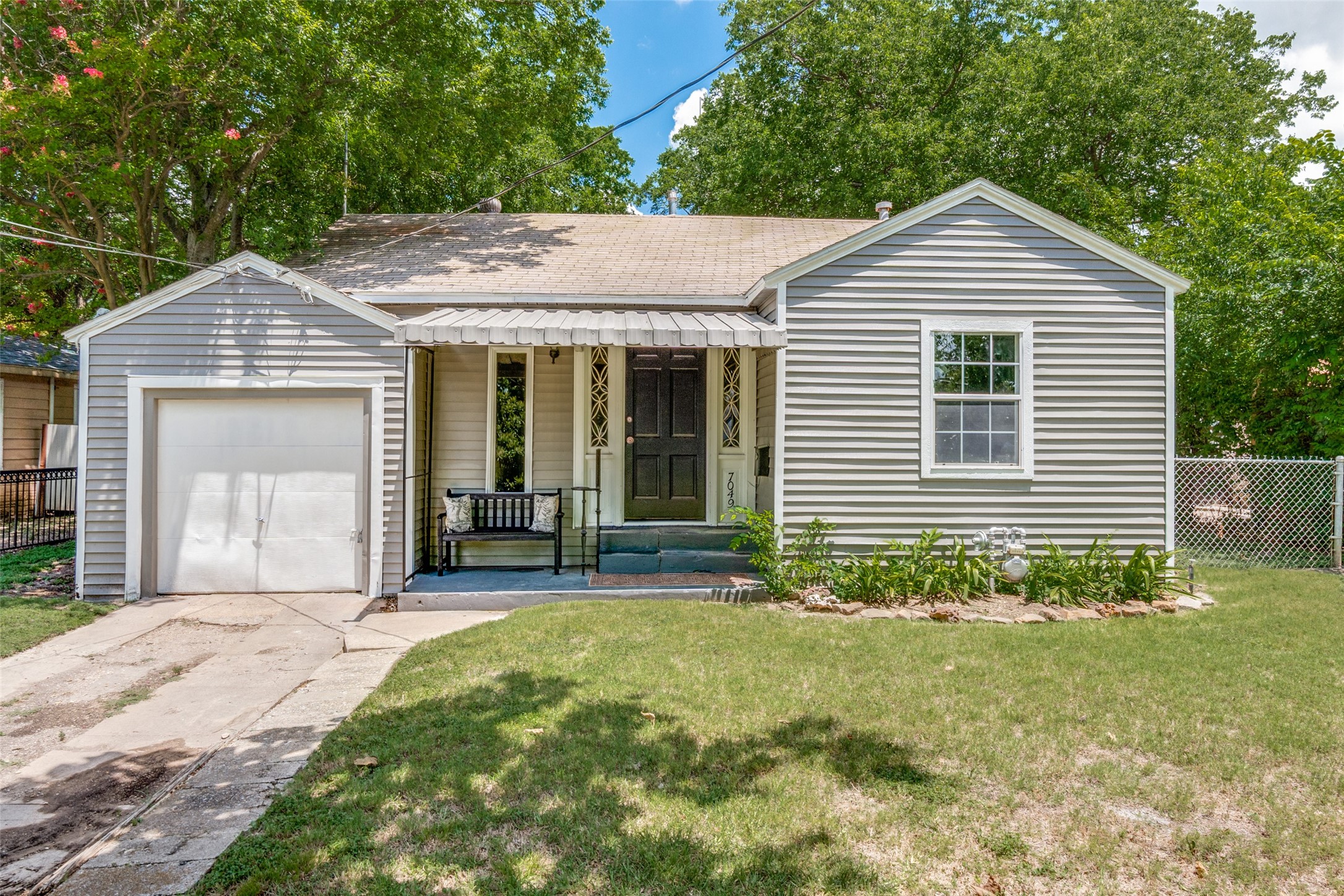 7049 Wofford Avenue Dallas TX 75227
