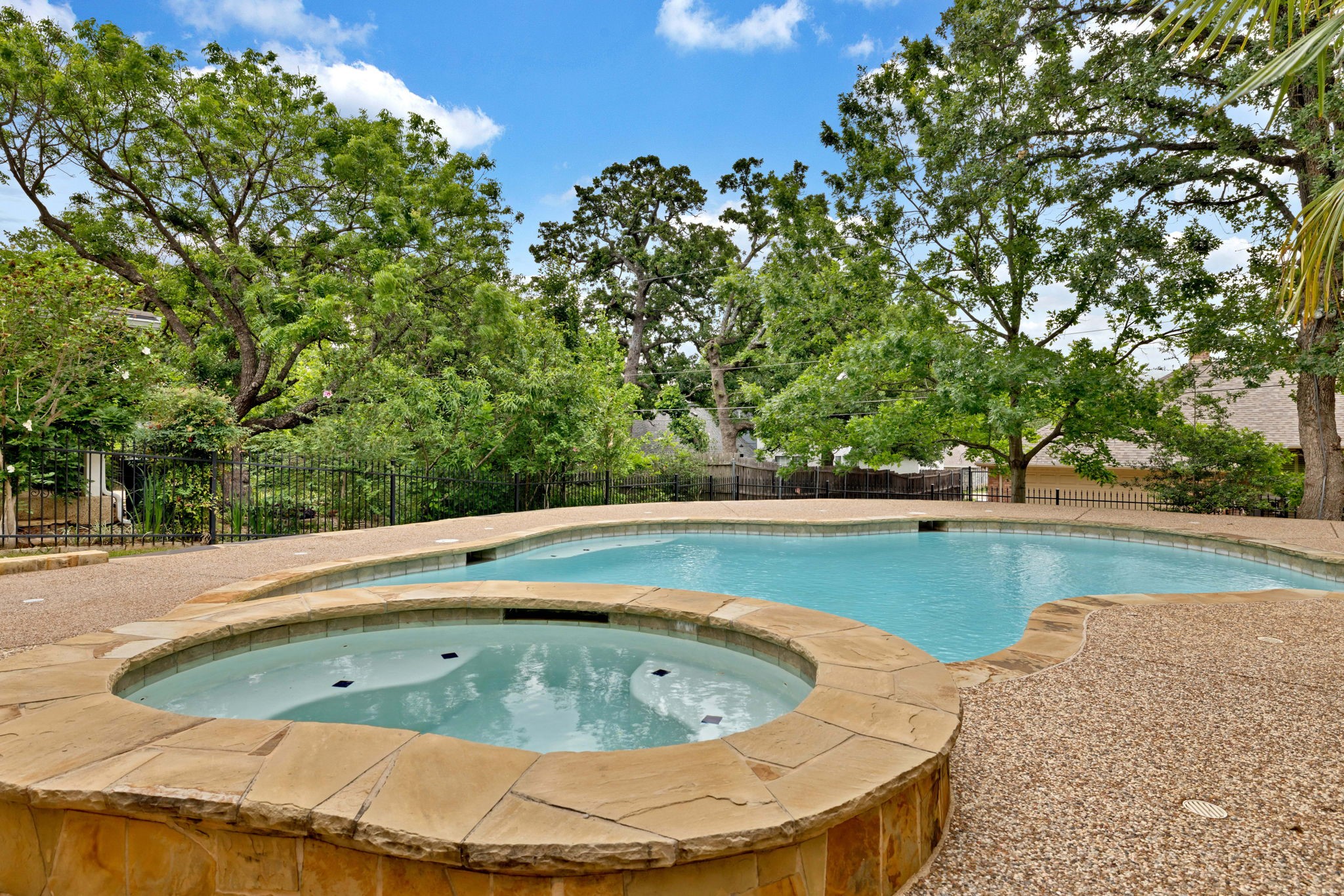 814 Red Oak Drive Mansfield TX 76063