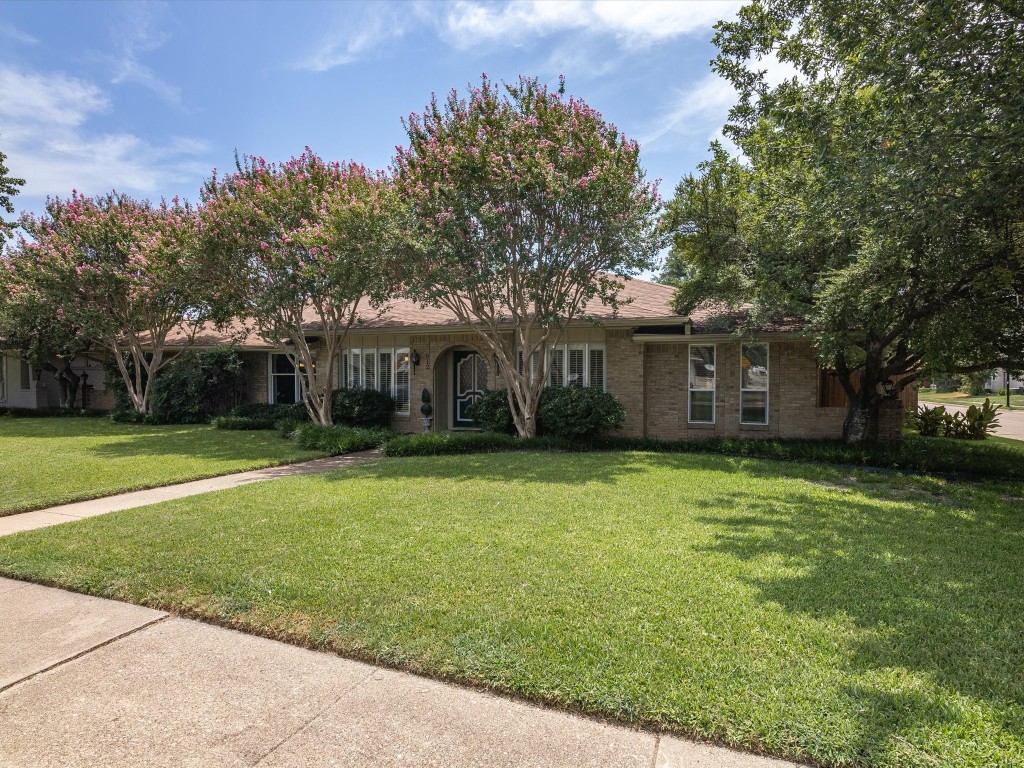 812 Mccoy Drive Irving TX 75062