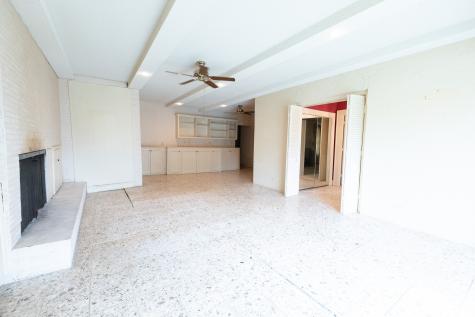 1001 W Walnut Street Coleman TX 76834