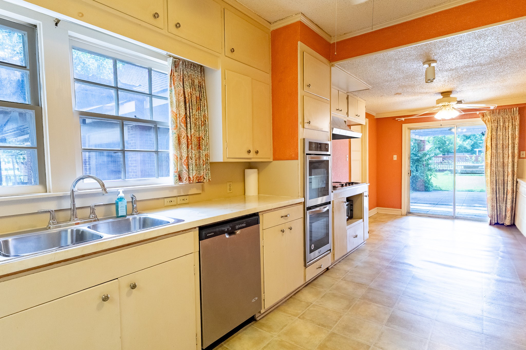 1001 W Walnut Street Coleman TX 76834